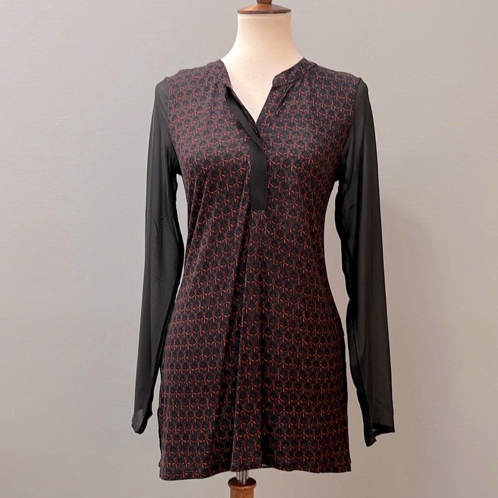 Tunic length top by Simply Vera by Vera Wang.